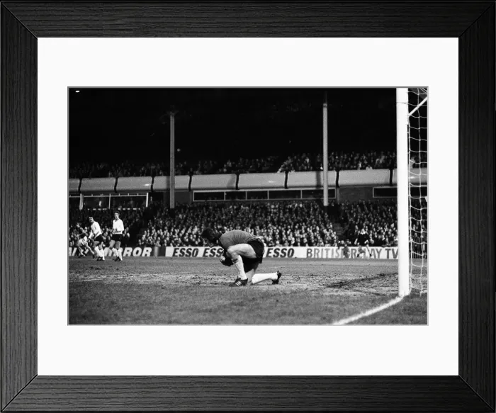 Framed Print : Aston Villa 5 - 1 Liverpool, League Division One match held at Villa Park Framed Print : Aston Villa 5 - 1 Liverpool, League Division One match held at Villa Park