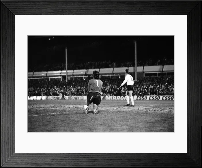 Framed Print : Aston Villa 5 - 1 Liverpool, League Division One match held at Villa Park