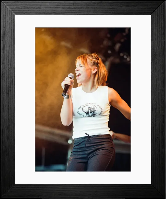 Framed Print : Cardiffs Big Weekend Summer Festival, Cardiff, Wales, 9th August 1998