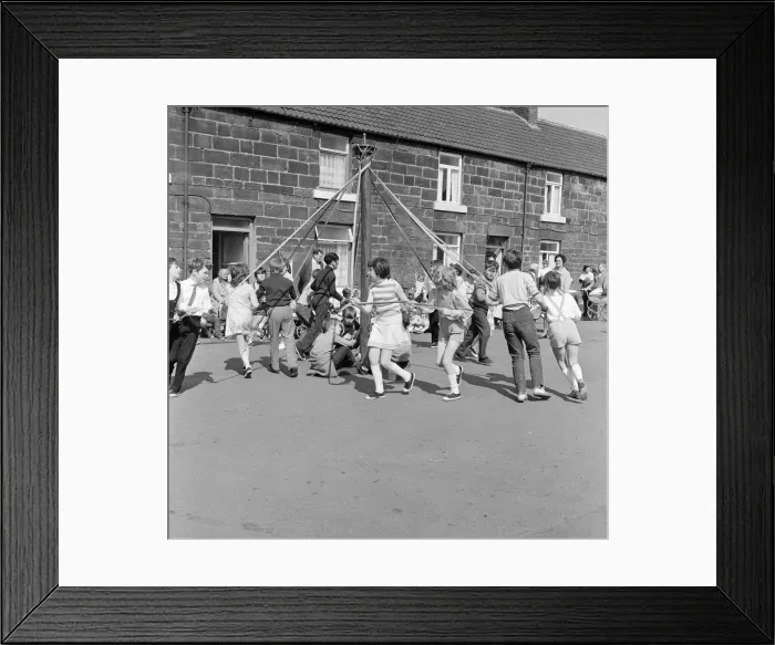 Framed Print : Maypole Dancing, Skinningrove School, Redcar and Cleveland, North Yorkshire, England Framed Print : Maypole Dancing, Skinningrove School, Redcar and Cleveland, North Yorkshire, England