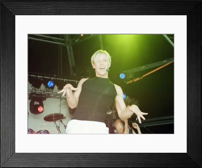 Framed Print : Cardiffs Big Weekend Summer Festival, Cardiff, Wales, 7th August 1999 Framed Print : Cardiffs Big Weekend Summer Festival, Cardiff, Wales, 7th August 1999