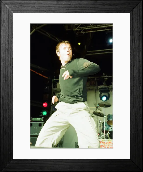 Framed Print : Cardiffs Big Weekend Summer Festival, Cardiff, Wales, 7th August 1999 Framed Print : Cardiffs Big Weekend Summer Festival, Cardiff, Wales, 7th August 1999
