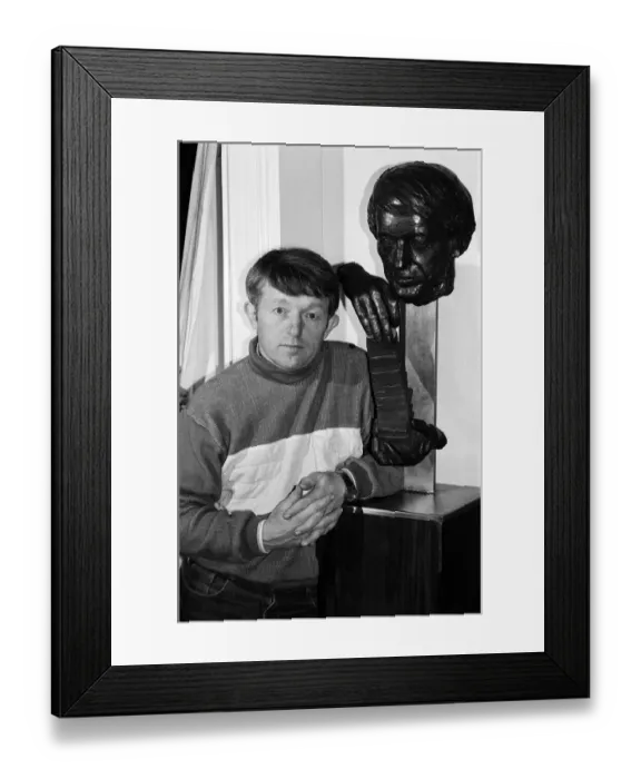 Framed Print : Magician Paul Daniels. 1985 Framed Print : Magician Paul Daniels. 1985