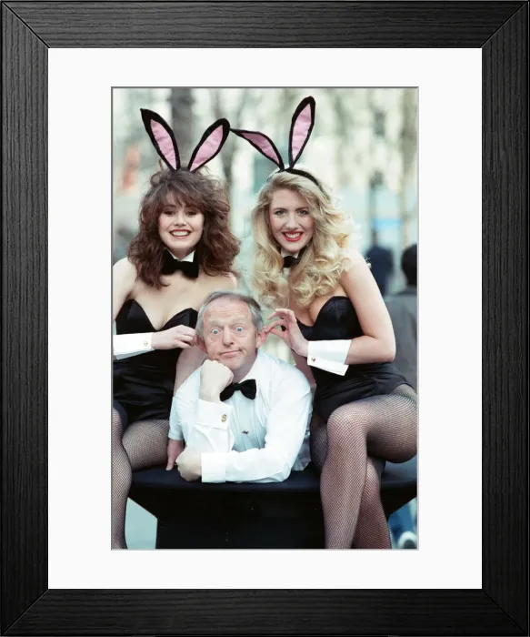 Framed Print : Magician Paul Daniels and showgirls. 15th March 1989 Framed Print : Magician Paul Daniels and showgirls. 15th March 1989