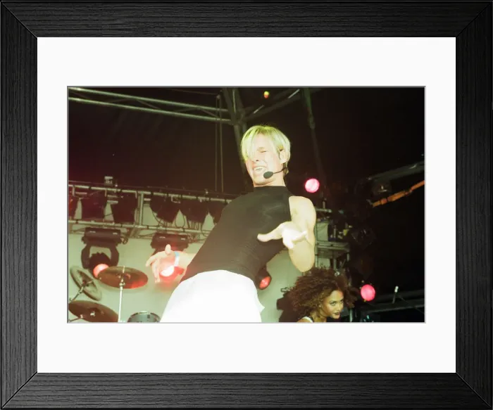 Framed Print : Cardiffs Big Weekend Summer Festival, Cardiff, Wales, 7th August 1999 Framed Print : Cardiffs Big Weekend Summer Festival, Cardiff, Wales, 7th August 1999