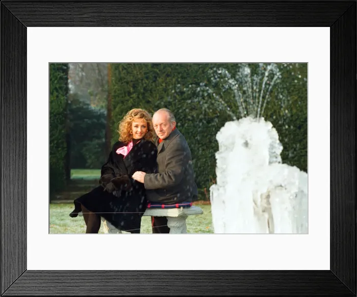Framed Print : Magician Paul Daniels and his wife Debbie McGee pictured at home. 13th December 1991 Framed Print : Magician Paul Daniels and his wife Debbie McGee pictured at home. 13th December 1991