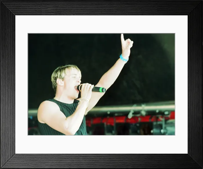 Framed Print : Cardiffs Big Weekend Summer Festival, Cardiff, Wales, 7th August 1999