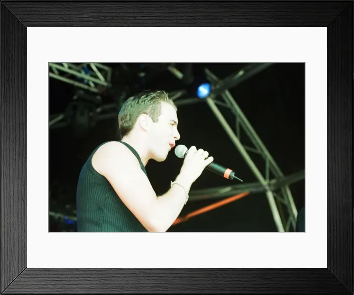 Framed Print : Cardiffs Big Weekend Summer Festival, Cardiff, Wales, 7th August 1999 Framed Print : Cardiffs Big Weekend Summer Festival, Cardiff, Wales, 7th August 1999