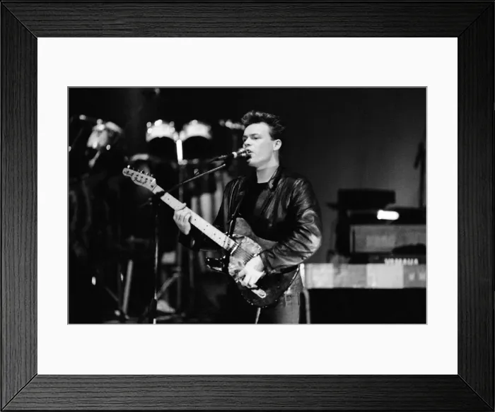 Framed Print : UB40 performing in concert at the Odeon Birmingham. Pictured, lead singer Ali Campbell Framed Print : UB40 performing in concert at the Odeon Birmingham. Pictured, lead singer Ali Campbell