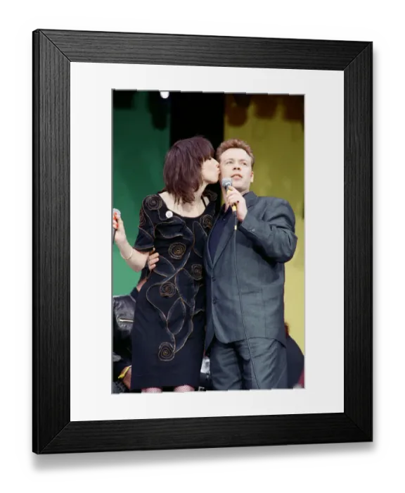 Framed Print : Chrissie Hynde of The Pretenders performing with UB40 at the Nelson Mandela 70th Birthday Framed Print : Chrissie Hynde of The Pretenders performing with UB40 at the Nelson Mandela 70th Birthday