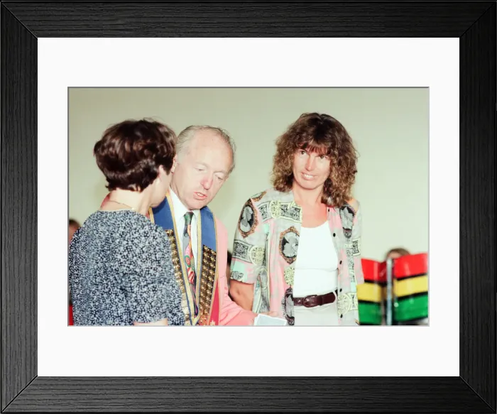 Framed Print : Paul Daniels, magician, officially re-opens refurbished Kilton Thorpe School