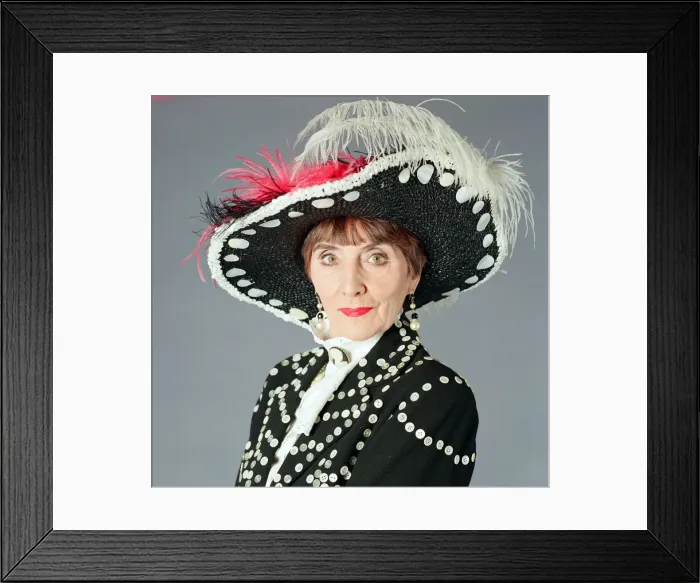 Framed Print : June Brown dressed as a Pearly Queen. 24th January 1995 Framed Print : June Brown dressed as a Pearly Queen. 24th January 1995