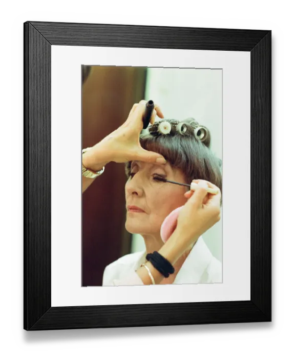 Framed Print : Eastenders star June Brown (Dot Cotton). 16th July 1993