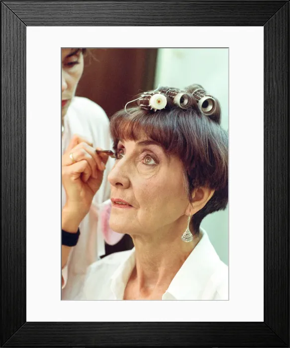 Framed Print : Eastenders star June Brown (Dot Cotton). 16th July 1993 Framed Print : Eastenders star June Brown (Dot Cotton). 16th July 1993