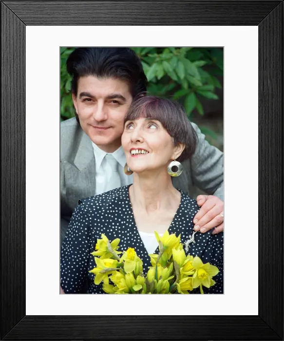 Framed Print : EastEnders stars June Brown (Dot Cotton) and John Altman (Nick Cotton). 23rd March 1990 Framed Print : EastEnders stars June Brown (Dot Cotton) and John Altman (Nick Cotton). 23rd March 1990