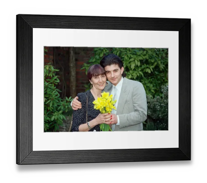 Framed Print : EastEnders stars June Brown (Dot Cotton) and John Altman (Nick Cotton). 23rd March 1990
