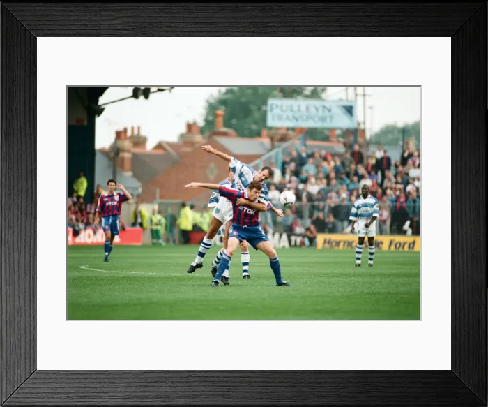 Framed Print : Football League Divison One match Reading 1 -6 Crystal Palace held at Elm Park