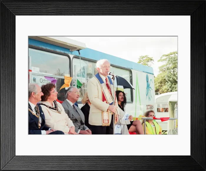Framed Print : Paul Daniels, magician, opens the St Lukes Gala Fun Day, Middlesbrough