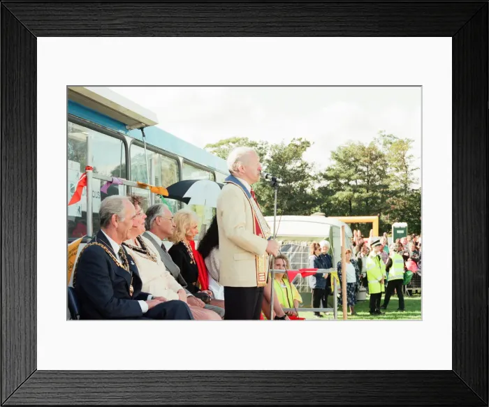 Framed Print : Paul Daniels, magician, opens the St Lukes Gala Fun Day, Middlesbrough