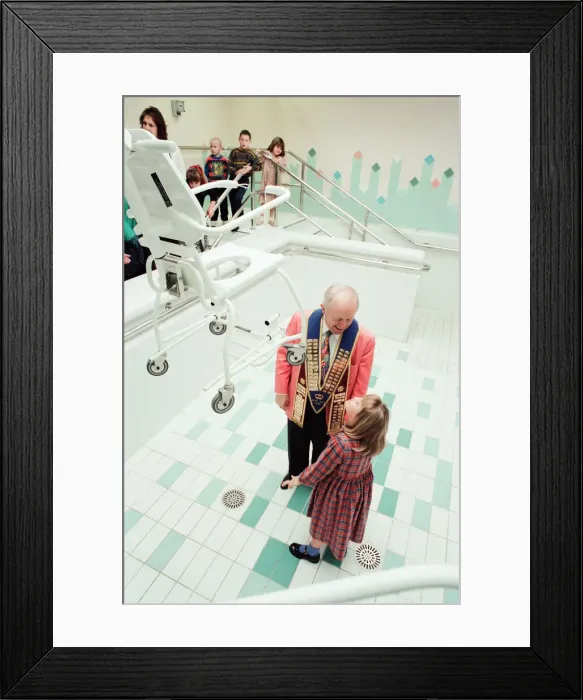 Framed Print : Paul Daniels, magician, officially re-opens refurbished Kilton Thorpe School