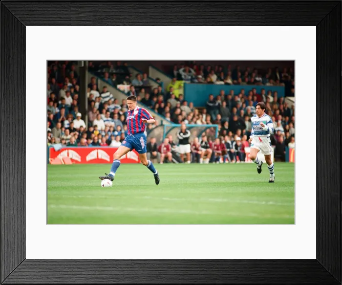 Framed Print : Football League Divison One match Reading 1 -6 Crystal Palace held at Elm Park Framed Print : Football League Divison One match Reading 1 -6 Crystal Palace held at Elm Park