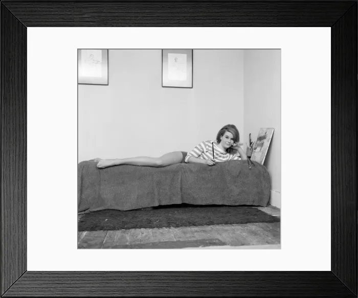 Framed Print : Alexandra Stevenson, professional actress and amateur painter, pictured at her flat