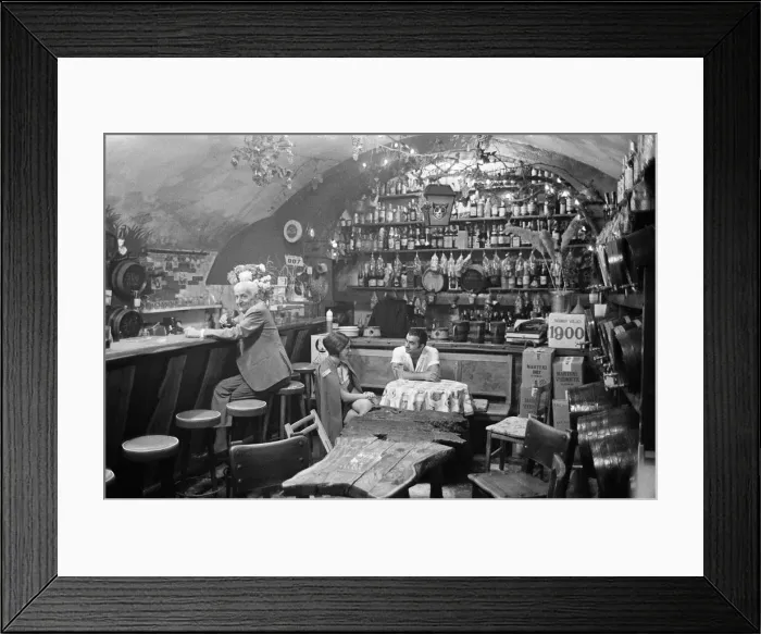 Framed Print : A night out in Majorca, Spain, August 1971 Framed Print : A night out in Majorca, Spain, August 1971