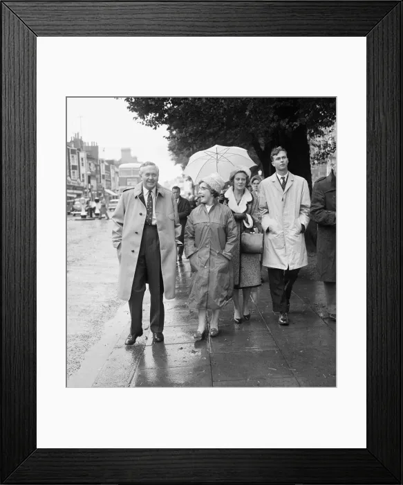 Framed Print : Shadow Foreign Secretary Harold Wilson pictured with wife Mary Wilson