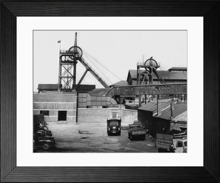 Framed Print : The Hamstead Colliery Fire of 4th March 1908, killed 26 men in one day Framed Print : The Hamstead Colliery Fire of 4th March 1908, killed 26 men in one day