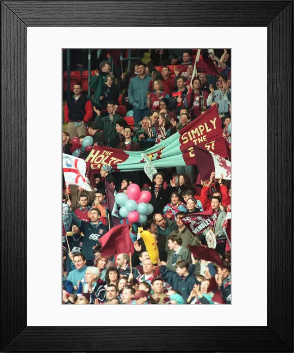 Framed Print : Coca Cola Cup Final Aston Villa 3 - 0 Leeds, held at Wembley. 24th March 1996 Framed Print : Coca Cola Cup Final Aston Villa 3 - 0 Leeds, held at Wembley. 24th March 1996