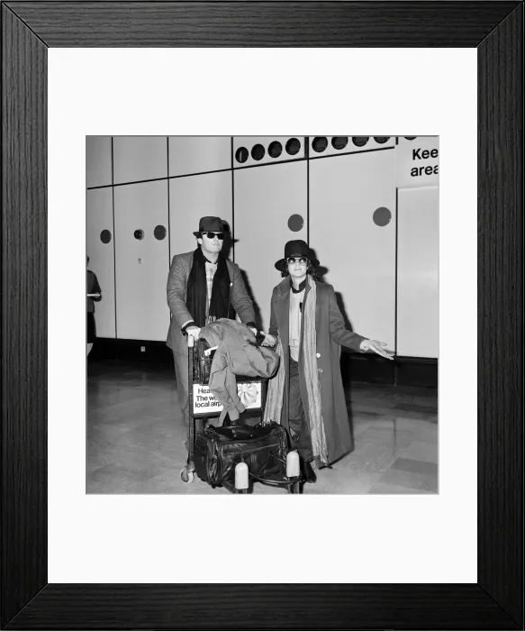 Framed Print : Jack Nicholson and Debra Winger arrive in London. 25th February 1984