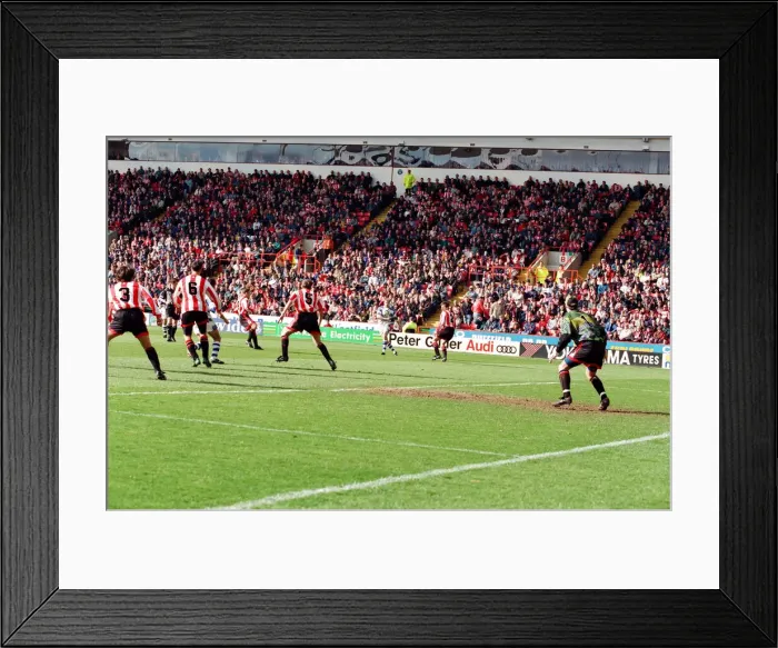 Framed Print : Sheffield United v Reading, final score 2-0 to Sheffield United. League Division 1 Framed Print : Sheffield United v Reading, final score 2-0 to Sheffield United. League Division 1