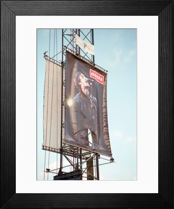 Framed Print : Oasis banner, London, 16th February 1996 Framed Print : Oasis banner, London, 16th February 1996