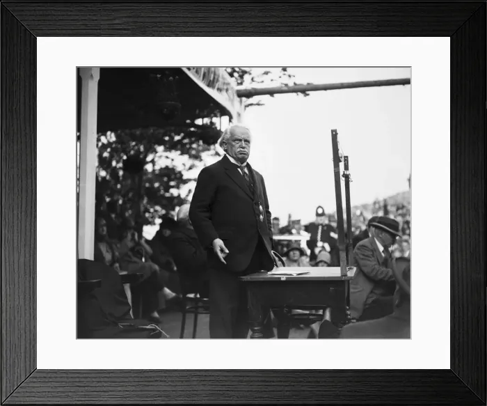 Framed Print : David Lloyd George speaking at Llandudno. 30th May 1929 Framed Print : David Lloyd George speaking at Llandudno. 30th May 1929