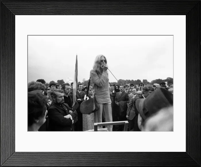 Framed Print : Demonstrators protesting about the situation in Northern Ireland held meetings at Hyde
