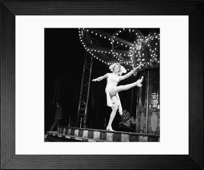 Framed Print : The Threepenny Opera opens in the West End at the Prince of Wales Theatre on 10th