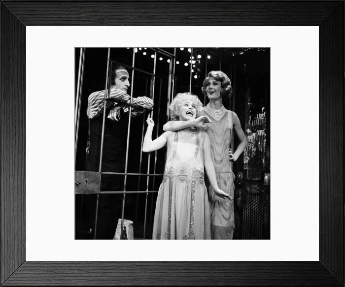 Framed Print : The Threepenny Opera opens in the West End at the Prince of Wales Theatre on 10th Framed Print : The Threepenny Opera opens in the West End at the Prince of Wales Theatre on 10th