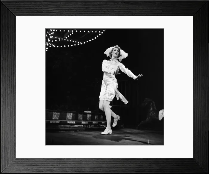 Framed Print : The Threepenny Opera opens in the West End at the Prince of Wales Theatre on 10th Framed Print : The Threepenny Opera opens in the West End at the Prince of Wales Theatre on 10th