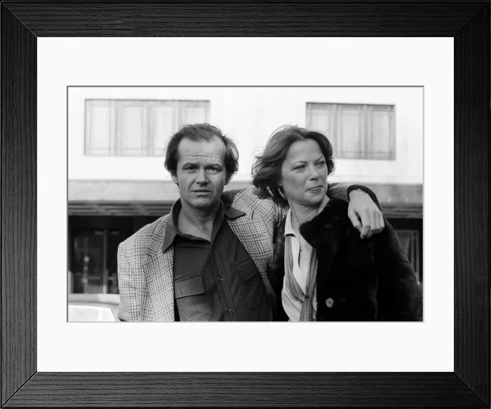 Framed Print : Jack Nicholson and Louise Fletcher pose for photographers outside The Dorchester Hotel to Framed Print : Jack Nicholson and Louise Fletcher pose for photographers outside The Dorchester Hotel to