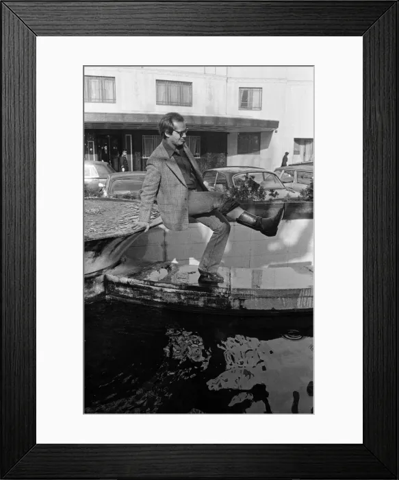 Framed Print : Jack Nicholson poses for photographers outside The Dorchester Hotel to promote his new Framed Print : Jack Nicholson poses for photographers outside The Dorchester Hotel to promote his new