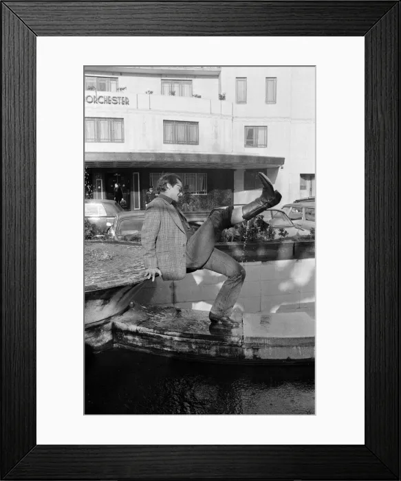 Framed Print : Jack Nicholson poses for photographers outside The Dorchester Hotel to promote his new Framed Print : Jack Nicholson poses for photographers outside The Dorchester Hotel to promote his new