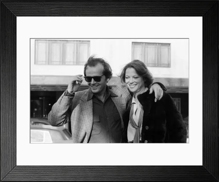 Framed Print : Jack Nicholson and Louise Fletcher pose for photographers outside The Dorchester Hotel to Framed Print : Jack Nicholson and Louise Fletcher pose for photographers outside The Dorchester Hotel to