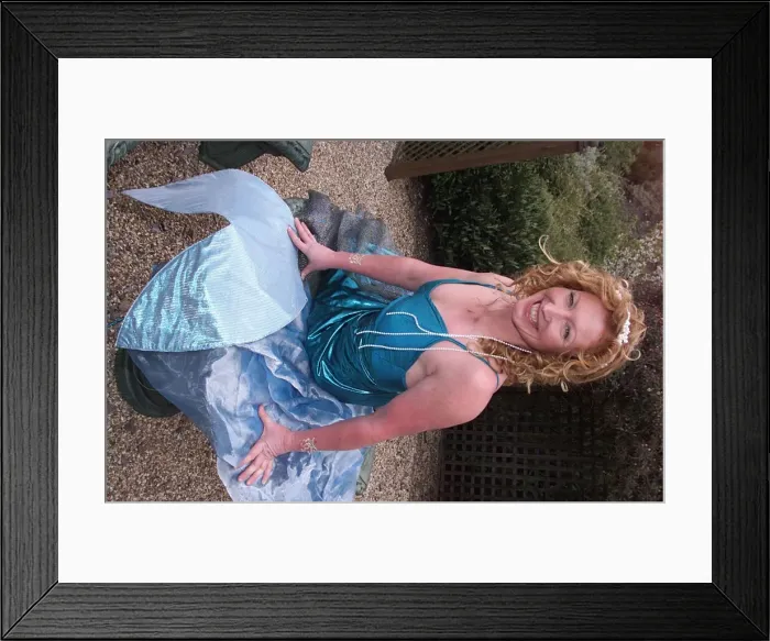 Framed Print : TVs GROUND FORCE STAR CHARLIE DIMMOCK TODAY IN IN FARNHAM Framed Print : TVs GROUND FORCE STAR CHARLIE DIMMOCK TODAY IN IN FARNHAM