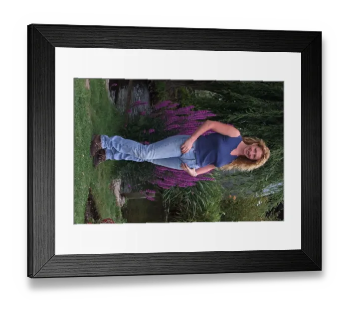 Framed Print : Charlie Dimmock TV Presenter Gardener July 1999 Pictured at the Watergarden in