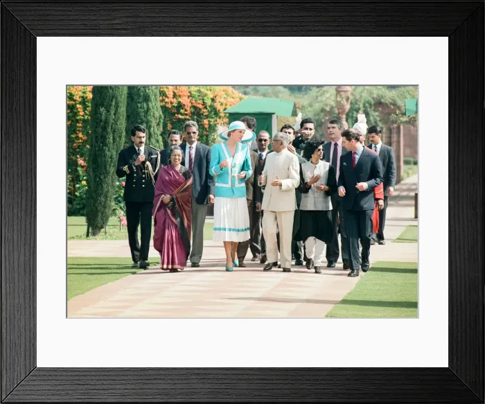 Framed Print : Prince Charles and Princess Diana visit to India between February 10th Framed Print : Prince Charles and Princess Diana visit to India between February 10th