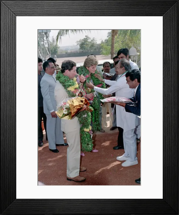 Framed Print : Prince Charles and Princess Diana visit India in February 1992 Framed Print : Prince Charles and Princess Diana visit India in February 1992