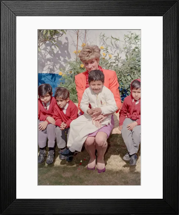 Framed Print : Prince Charles and Princess Diana visit India between 10th and 15th February 1992 Framed Print : Prince Charles and Princess Diana visit India between 10th and 15th February 1992