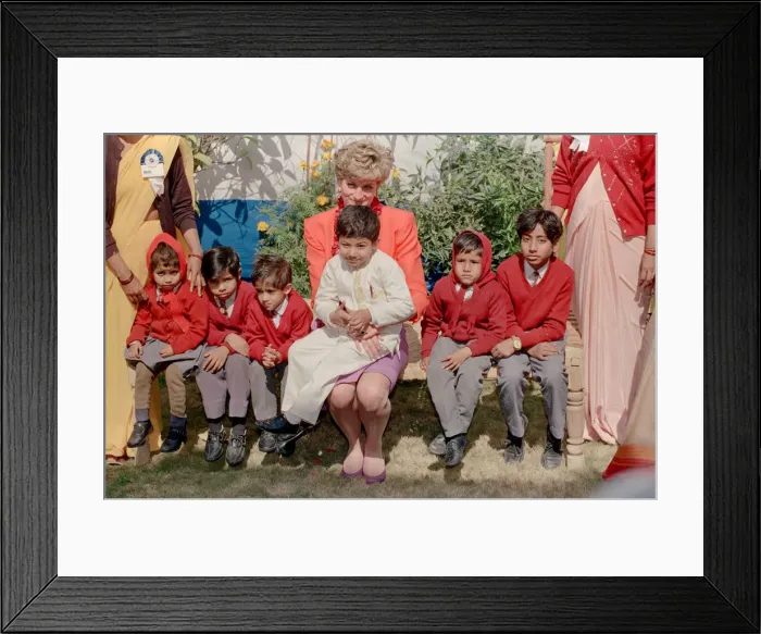 Framed Print : Prince Charles and Princess Diana visit India between 10th and 15th February 1992 Framed Print : Prince Charles and Princess Diana visit India between 10th and 15th February 1992