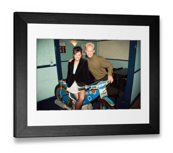 Framed Print : Martine McCutcheon visits Nue Valbonne Nightclub. 8th October 1995