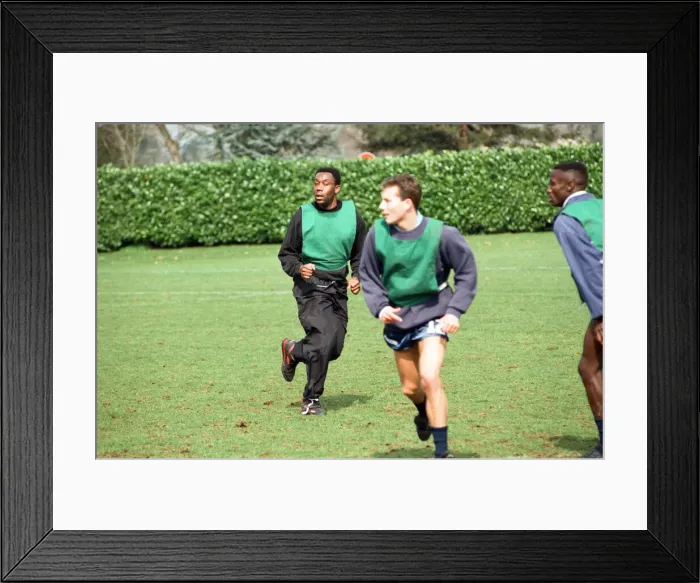 Framed Print : Lenny Henry training with Reading FC. 28th March 1991